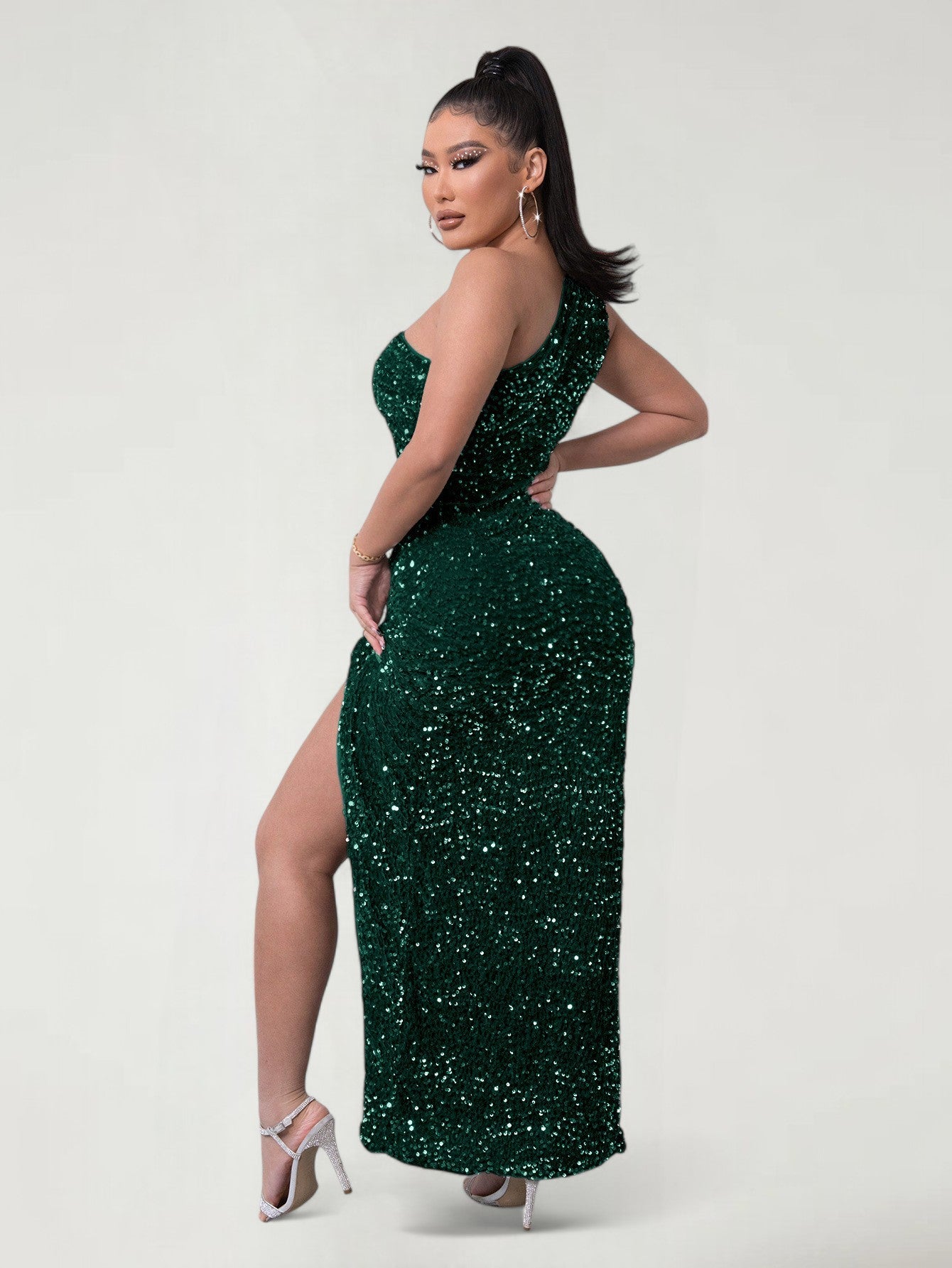AMARA™ | Vestido de noche de lentejuelas de un solo hombro con abertura alta