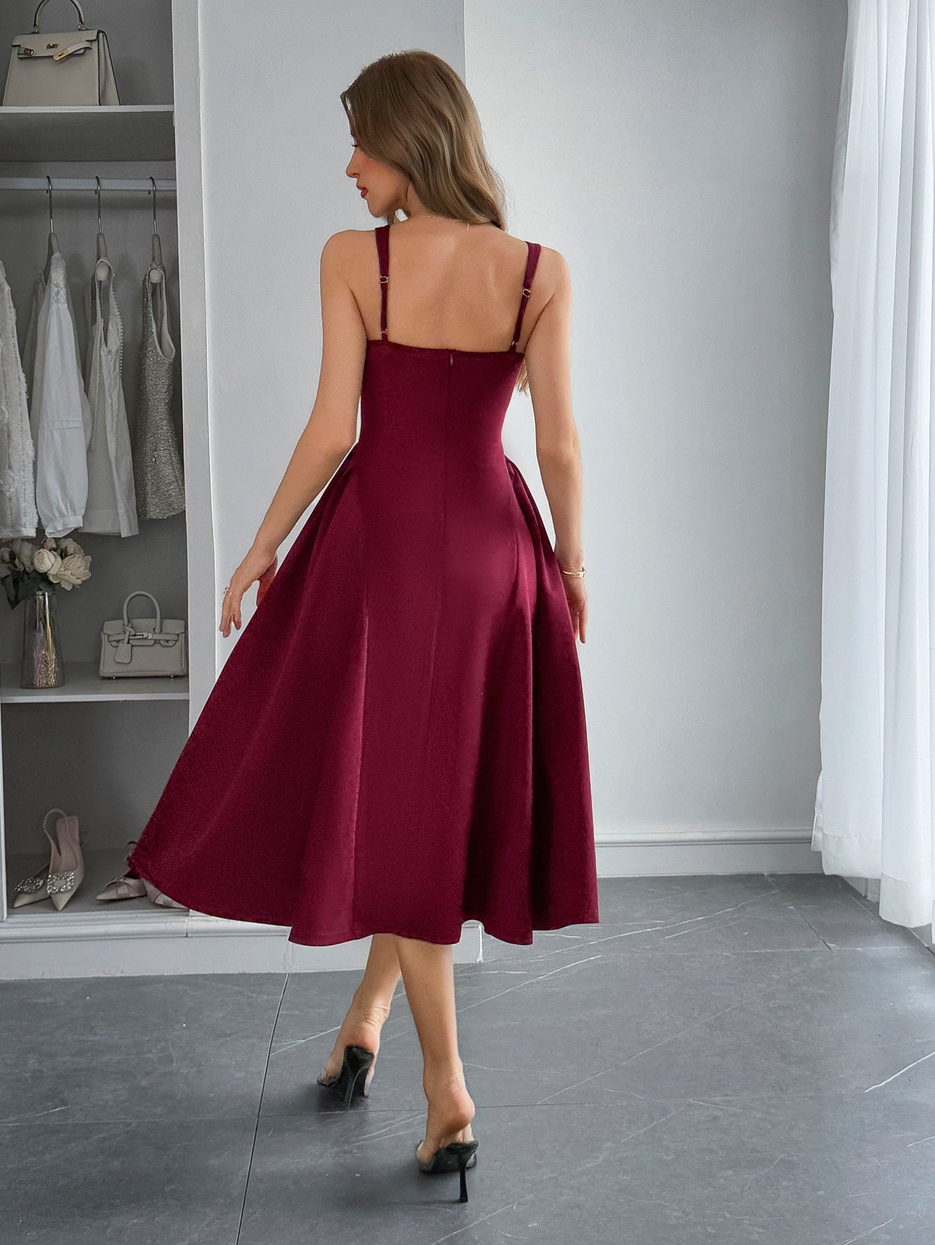 ALINA™ | Elegante vestido midi de cuello cuadrado para mujer