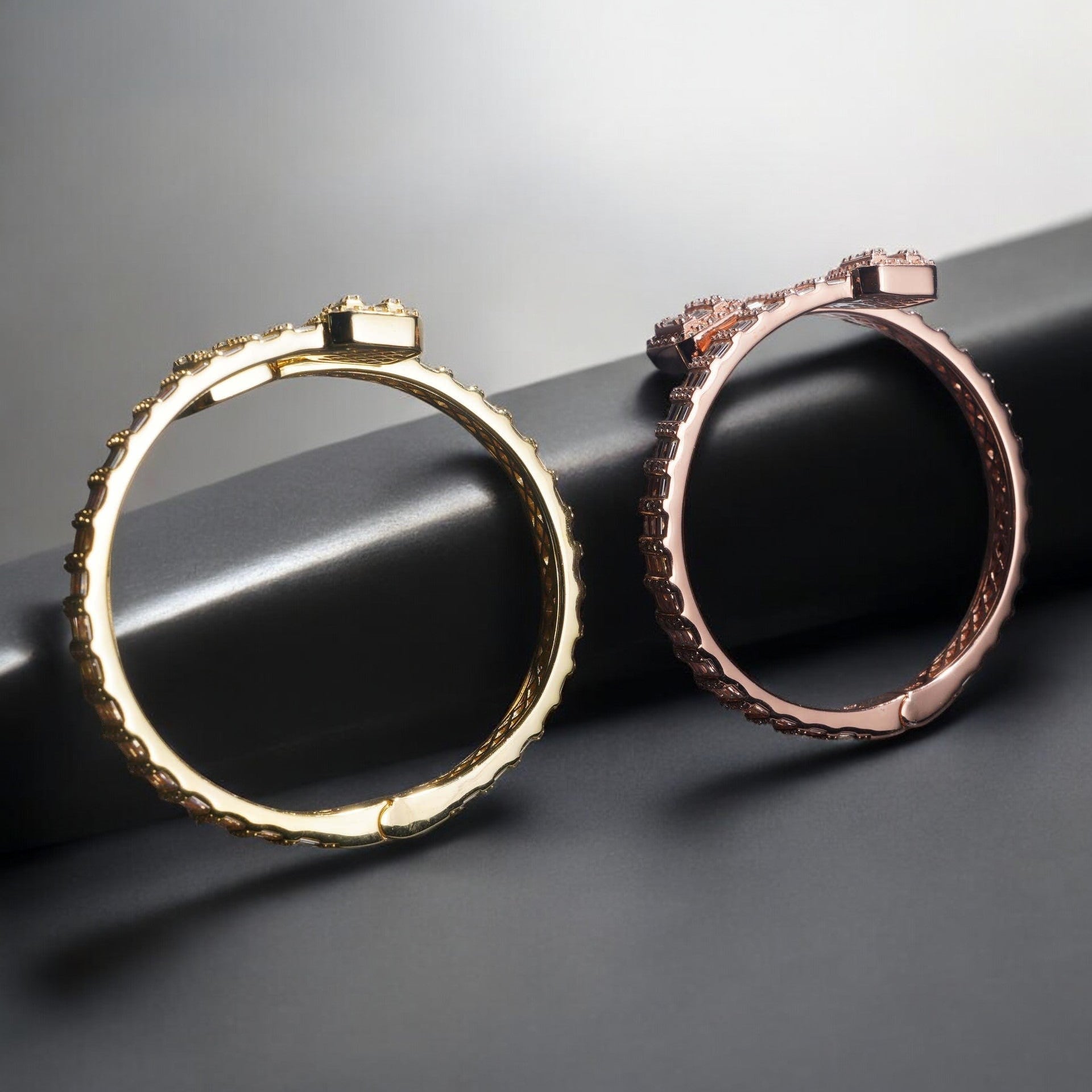 AVANI™ | Pulsera cuadrada de moissanita en tres tonos